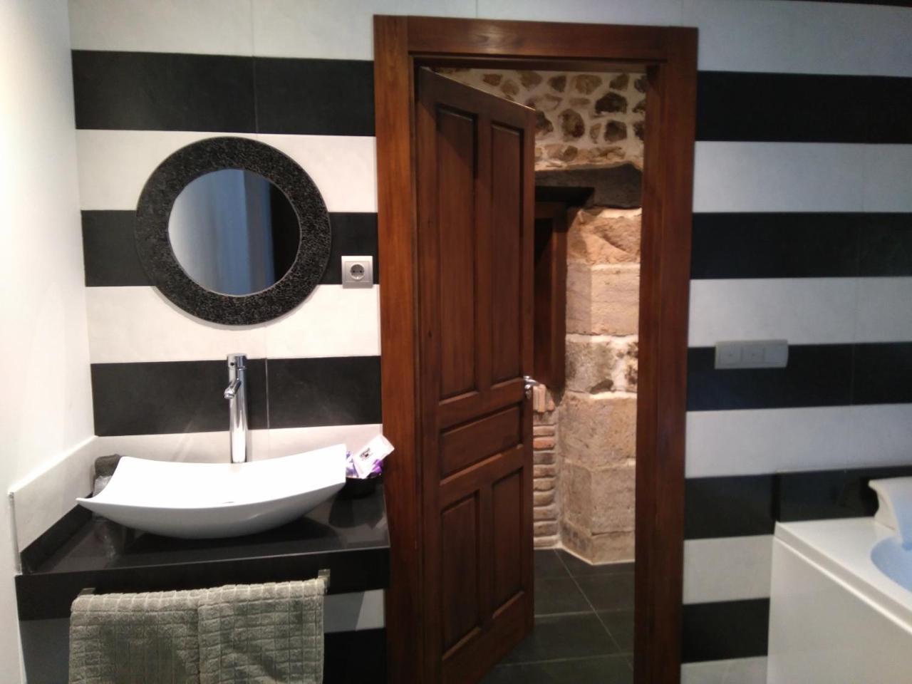 La Corralada Country house *